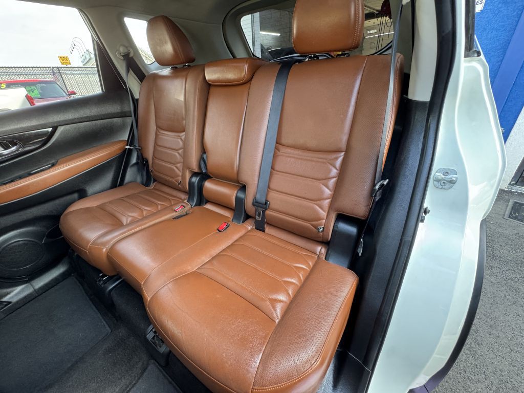 2017 Nissan Rogue Image 24