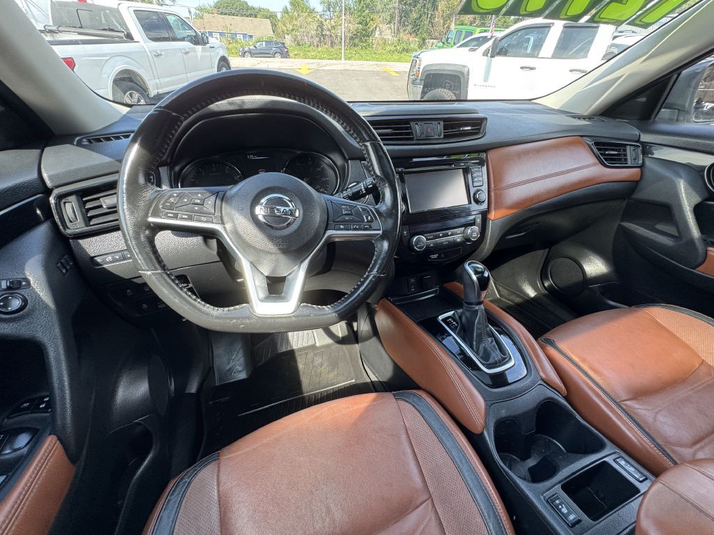 2017 Nissan Rogue Image 25