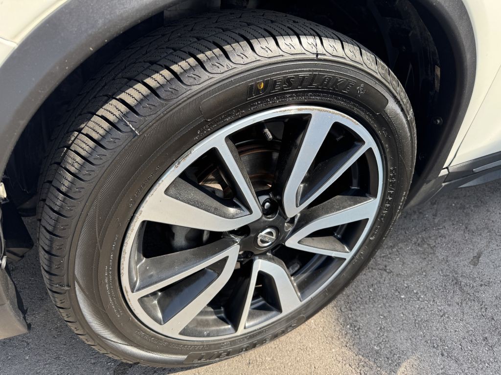 2017 Nissan Rogue Image 29