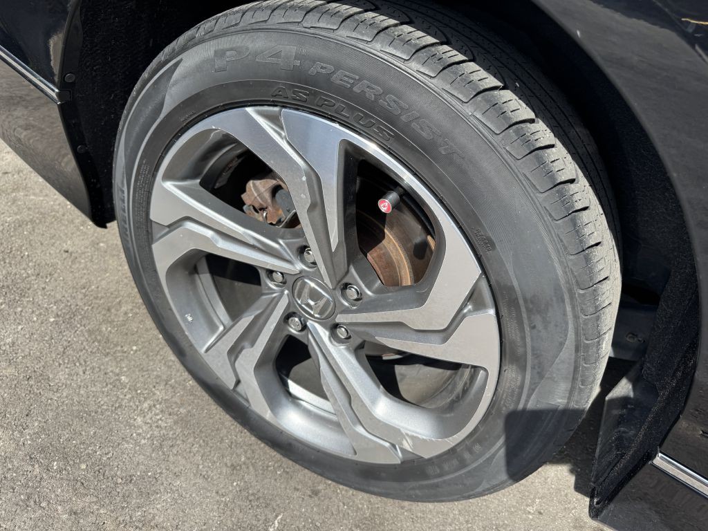 2018 Honda Accord Image 16