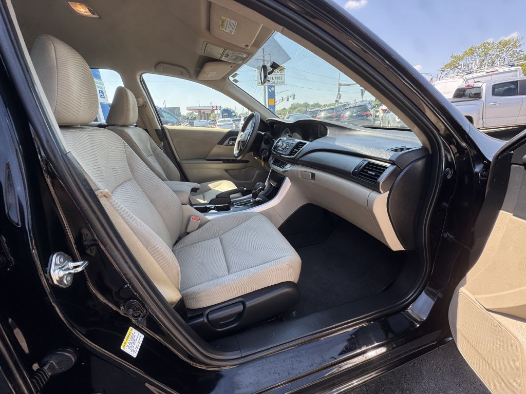 2015 Honda Accord Image 14