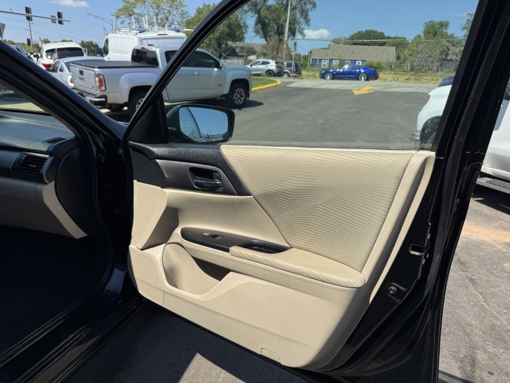 2015 Honda Accord Image 16