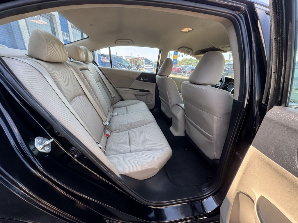 2015 Honda Accord Image 17