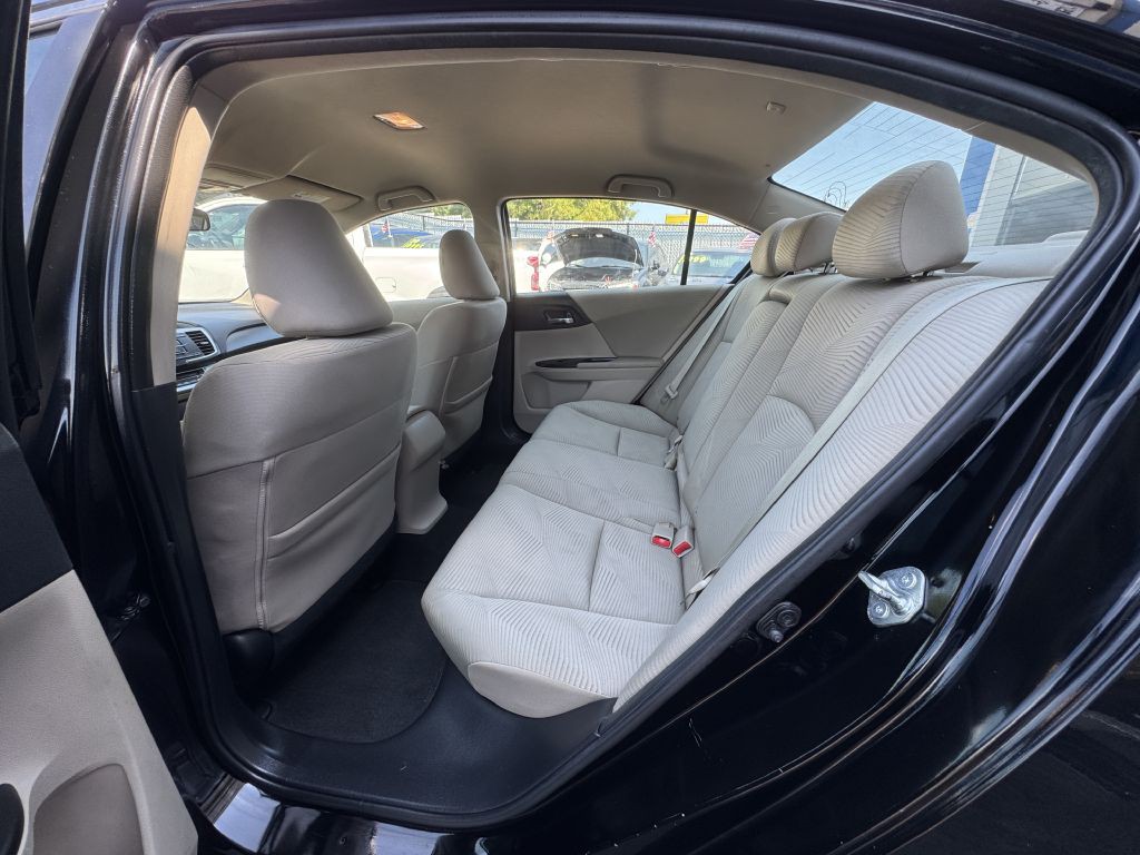 2015 Honda Accord Image 19