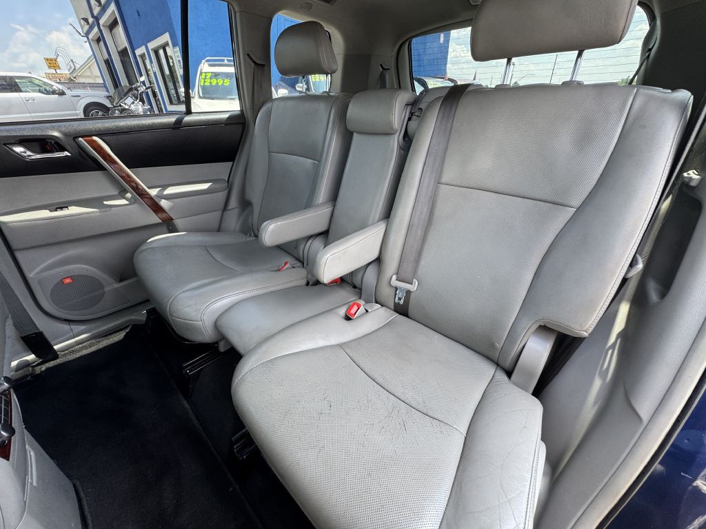 2012 Toyota Highlander Image 23