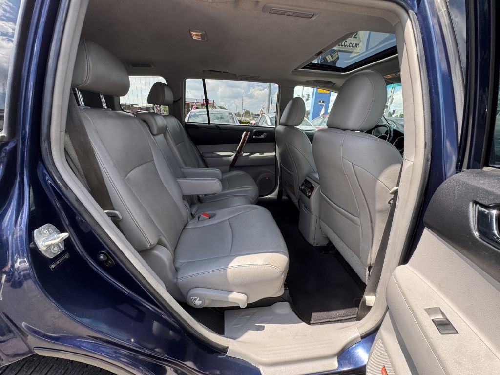 2012 Toyota Highlander Image 24