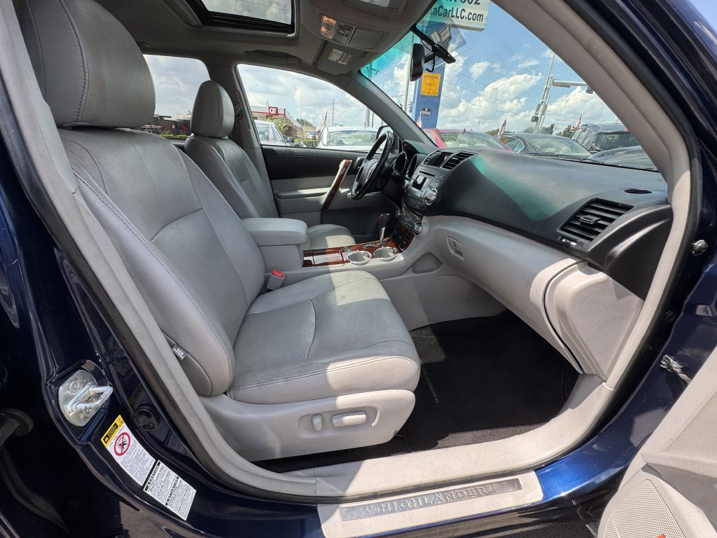 2012 Toyota Highlander Image 26