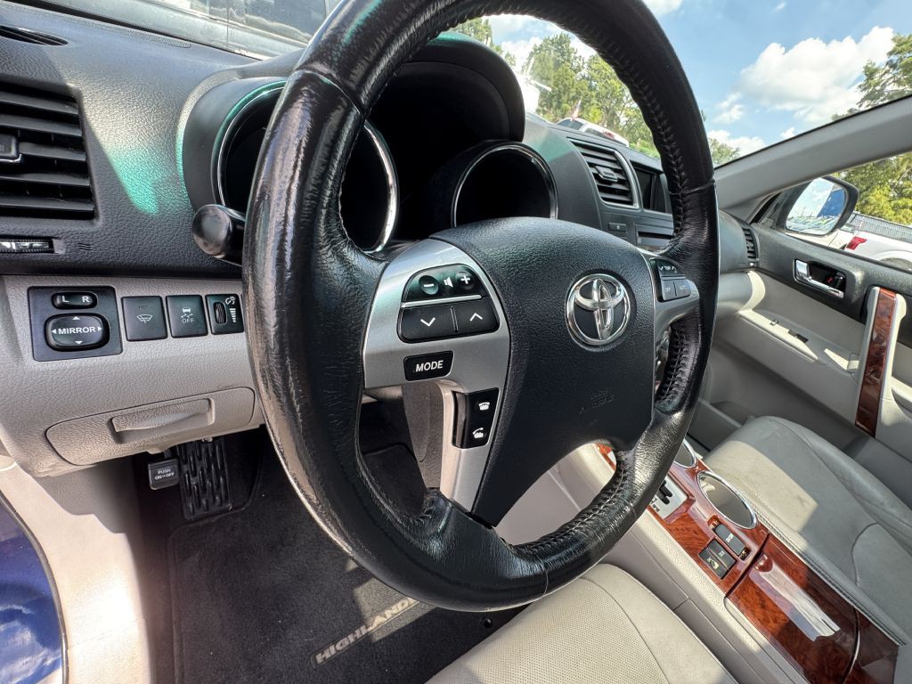 2012 Toyota Highlander Image 32