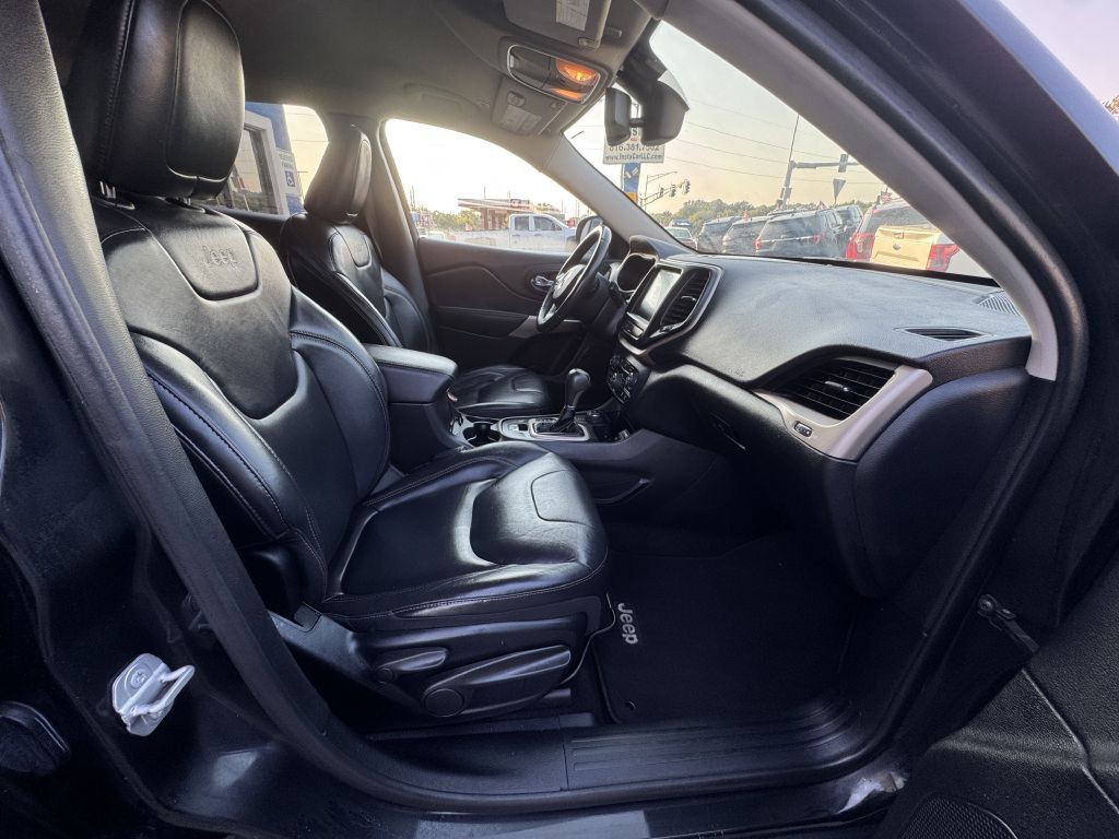 2018 Jeep Cherokee Image 17