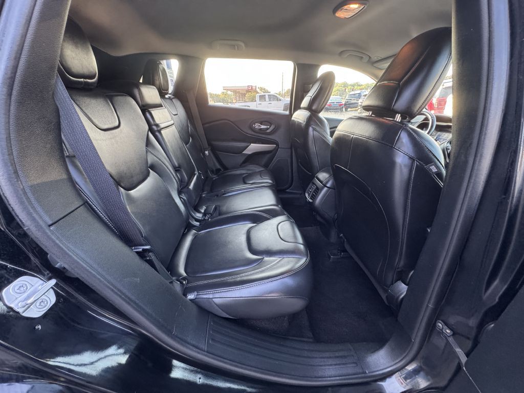 2018 Jeep Cherokee Image 19