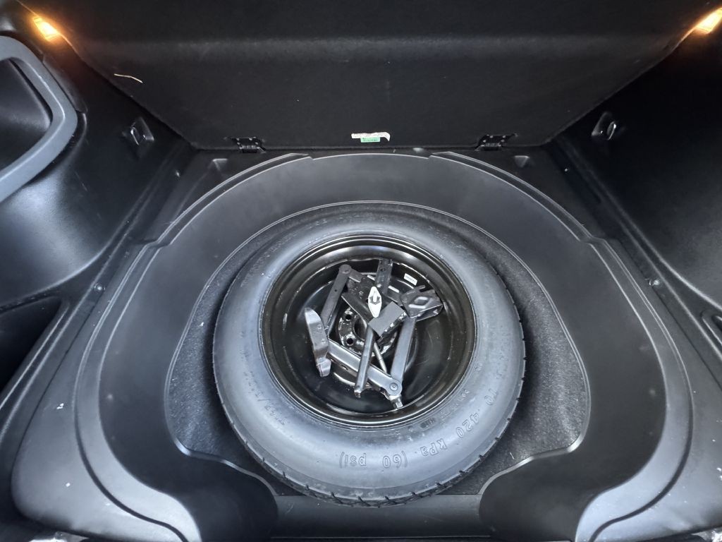 2018 Jeep Cherokee Image 21