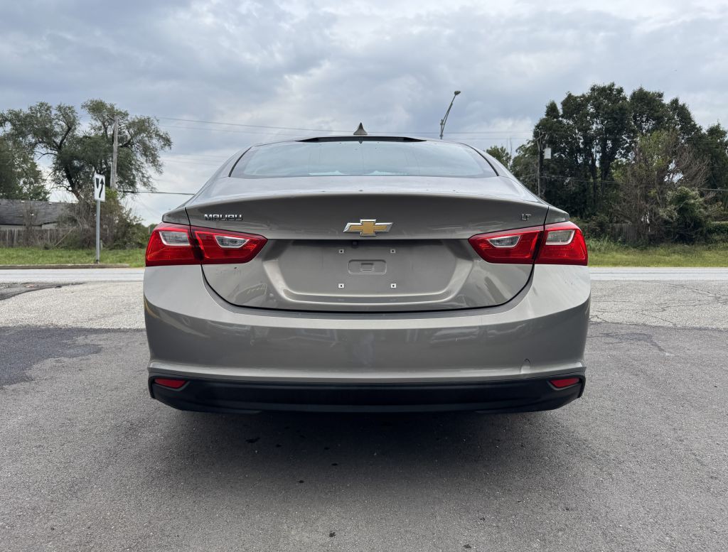 2017 Chevrolet Malibu Image 10