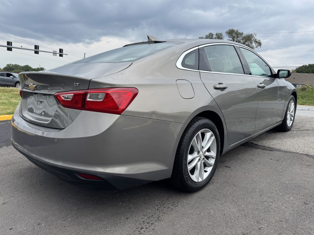 2017 Chevrolet Malibu Image 12