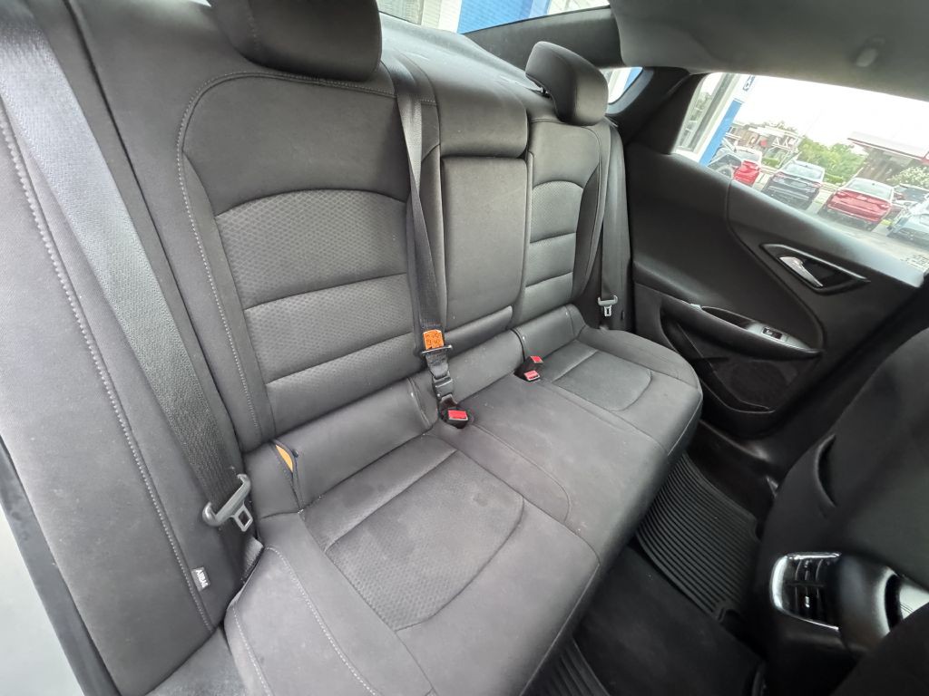 2017 Chevrolet Malibu Image 20