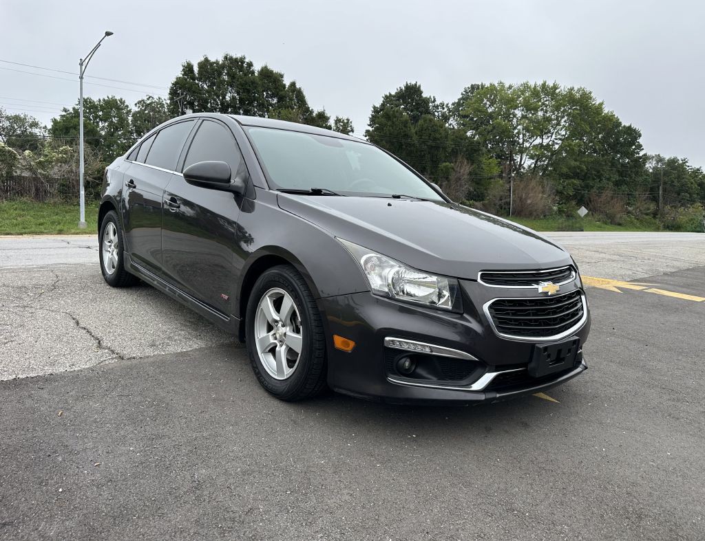 2016 Chevrolet Cruze Image 2