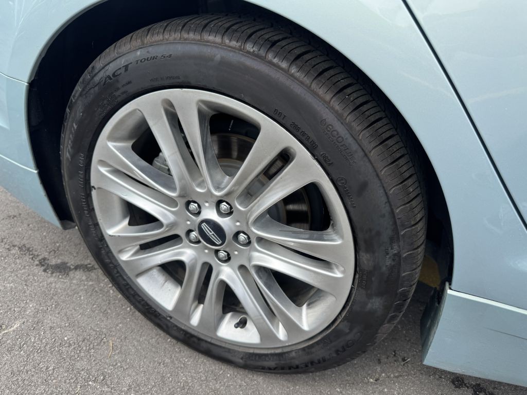 2014 Lincoln MKZ Image 18