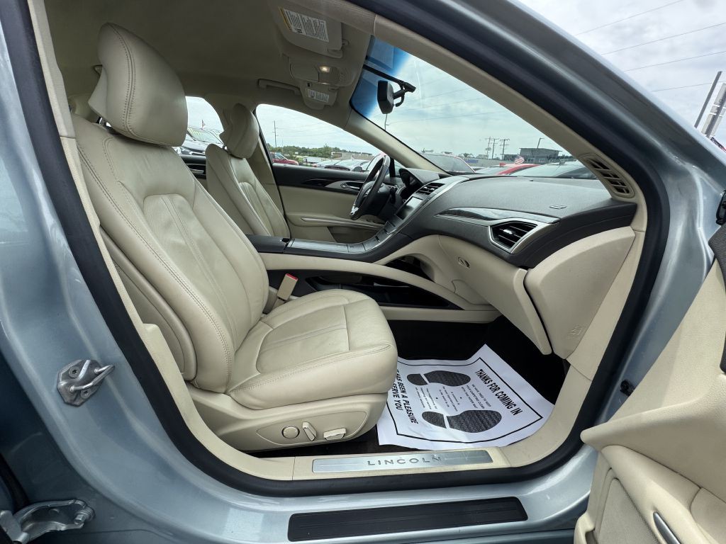 2014 Lincoln MKZ Image 22