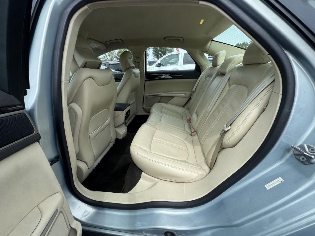 2014 Lincoln MKZ Image 24