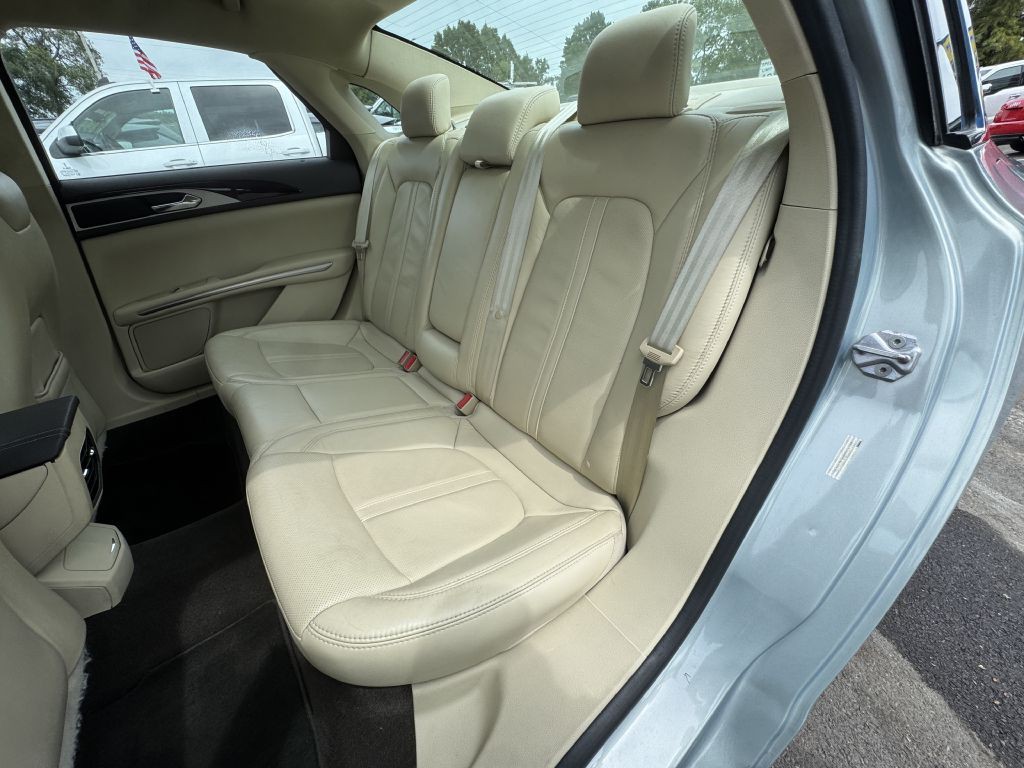 2014 Lincoln MKZ Image 25