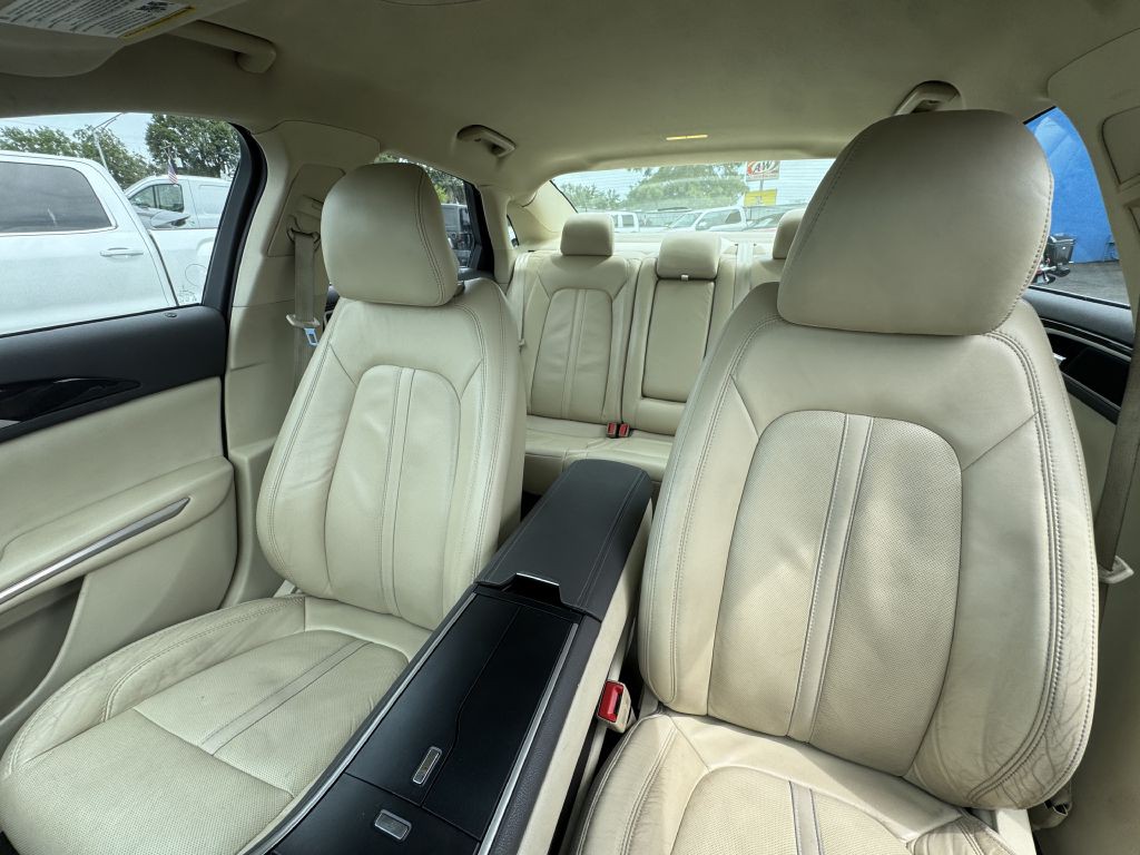 2014 Lincoln MKZ Image 29