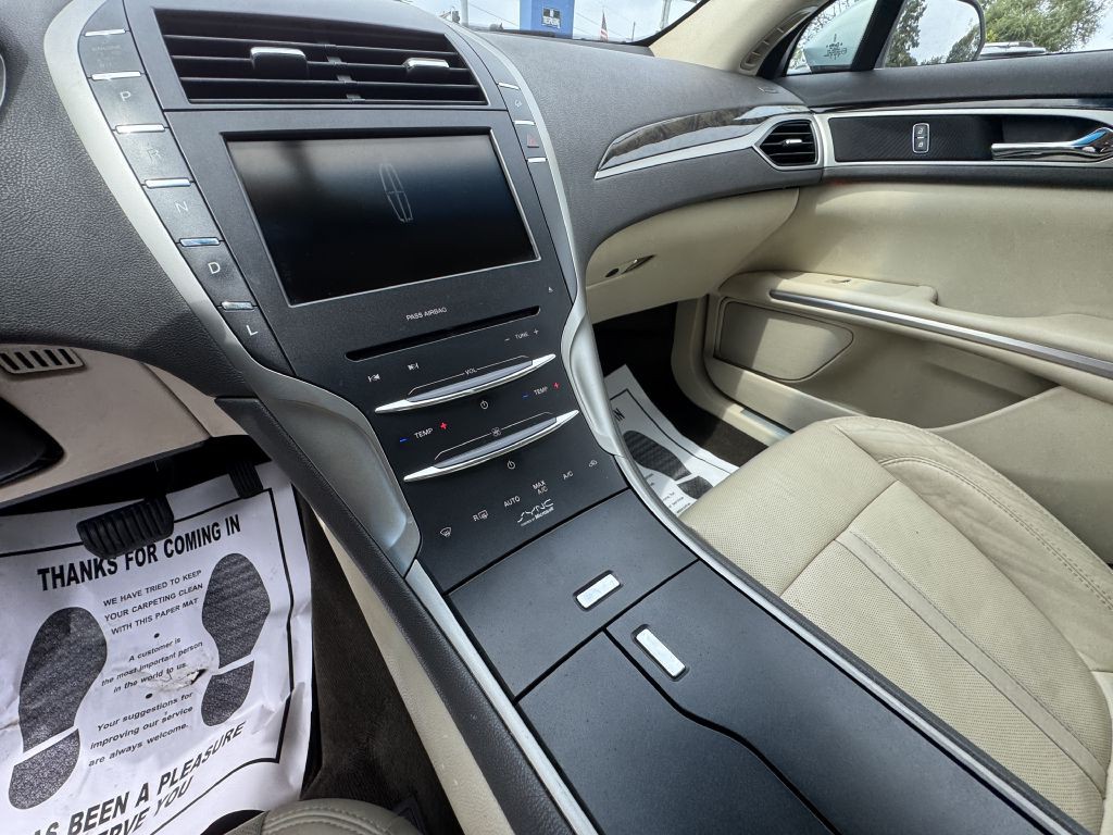 2014 Lincoln MKZ Image 31