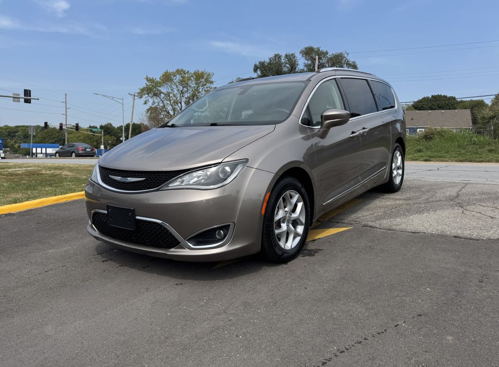 2018 Chrysler Pacifica Image 4