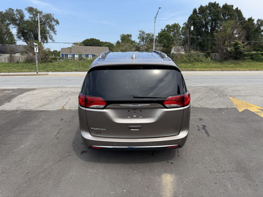 2018 Chrysler Pacifica Image 9