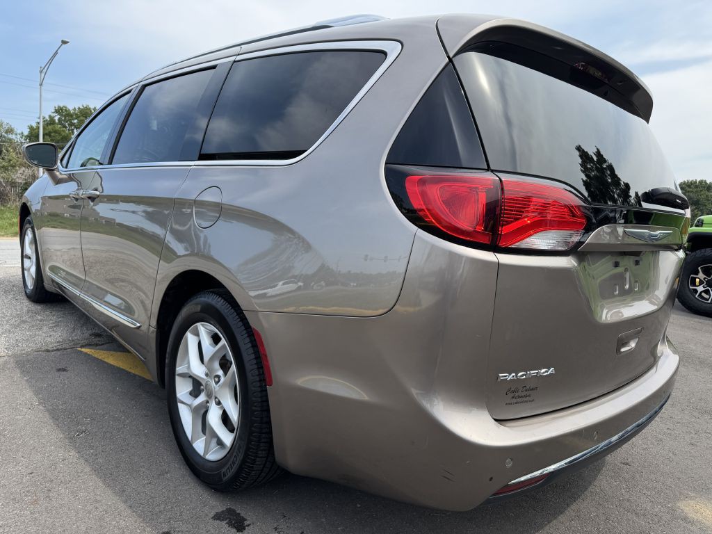 2018 Chrysler Pacifica Image 14