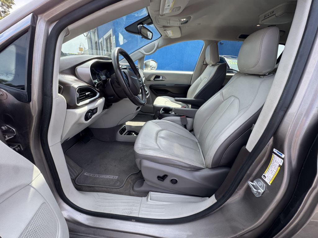 2018 Chrysler Pacifica Image 18