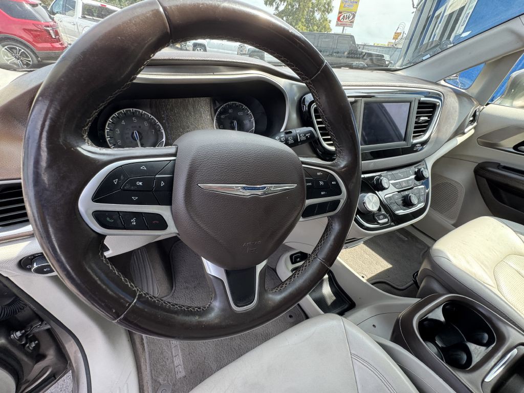 2018 Chrysler Pacifica Image 19
