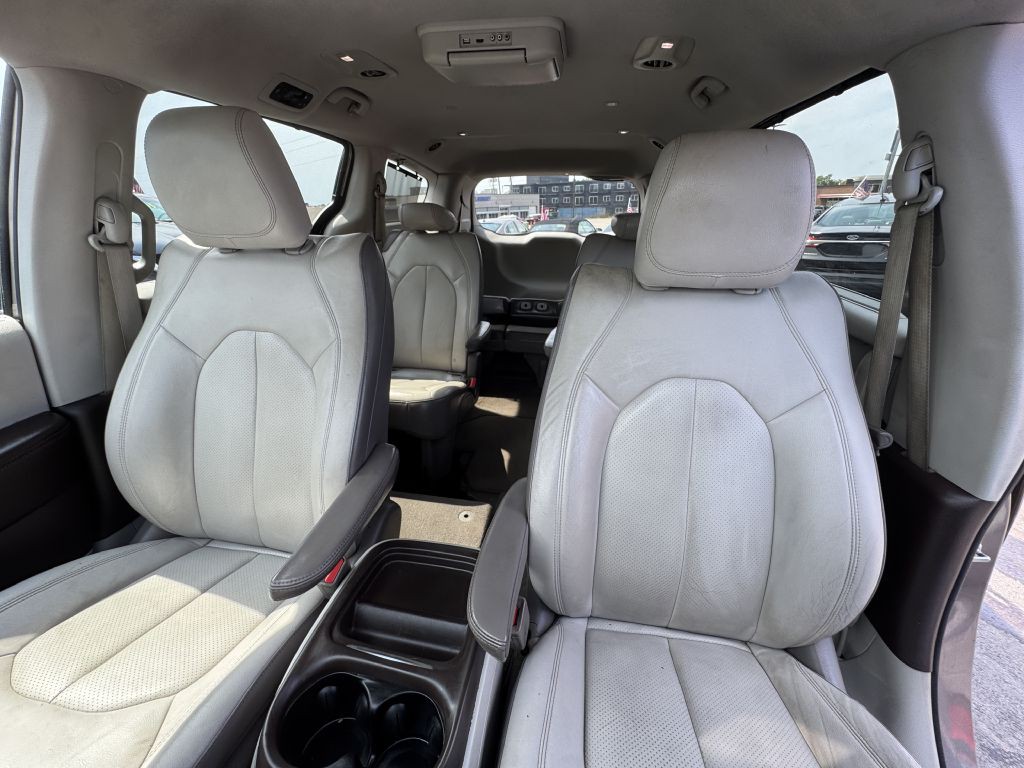 2018 Chrysler Pacifica Image 20