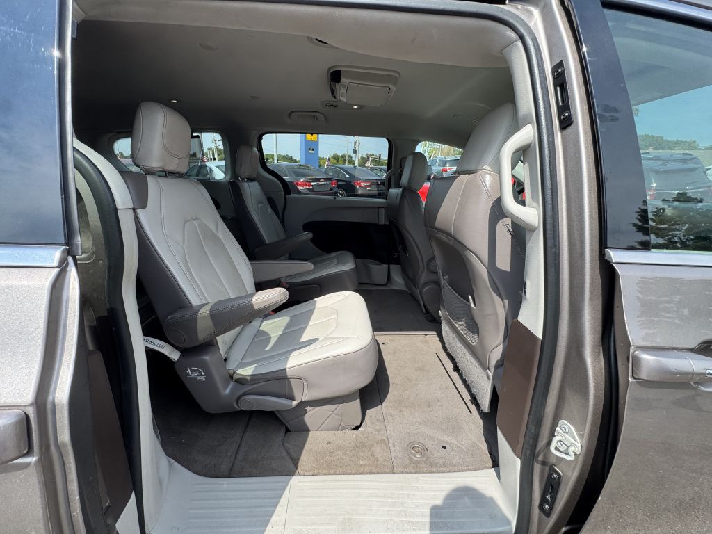 2018 Chrysler Pacifica Image 23