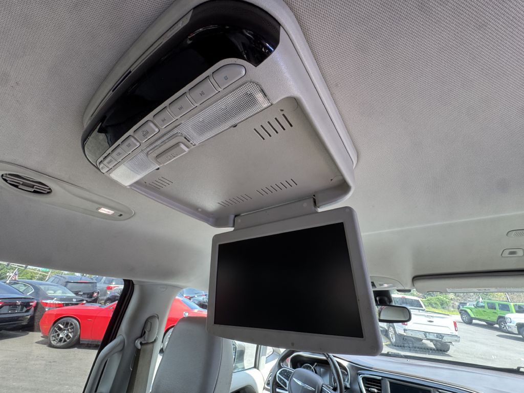 2018 Chrysler Pacifica Image 24