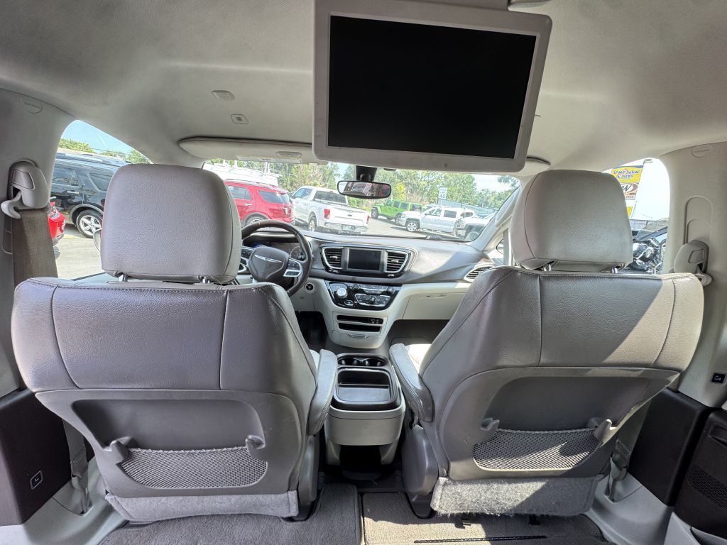 2018 Chrysler Pacifica Image 27