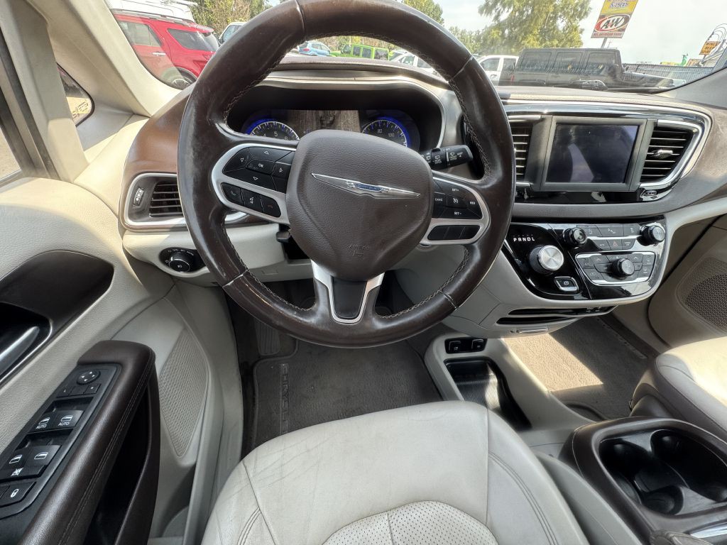 2018 Chrysler Pacifica Image 28