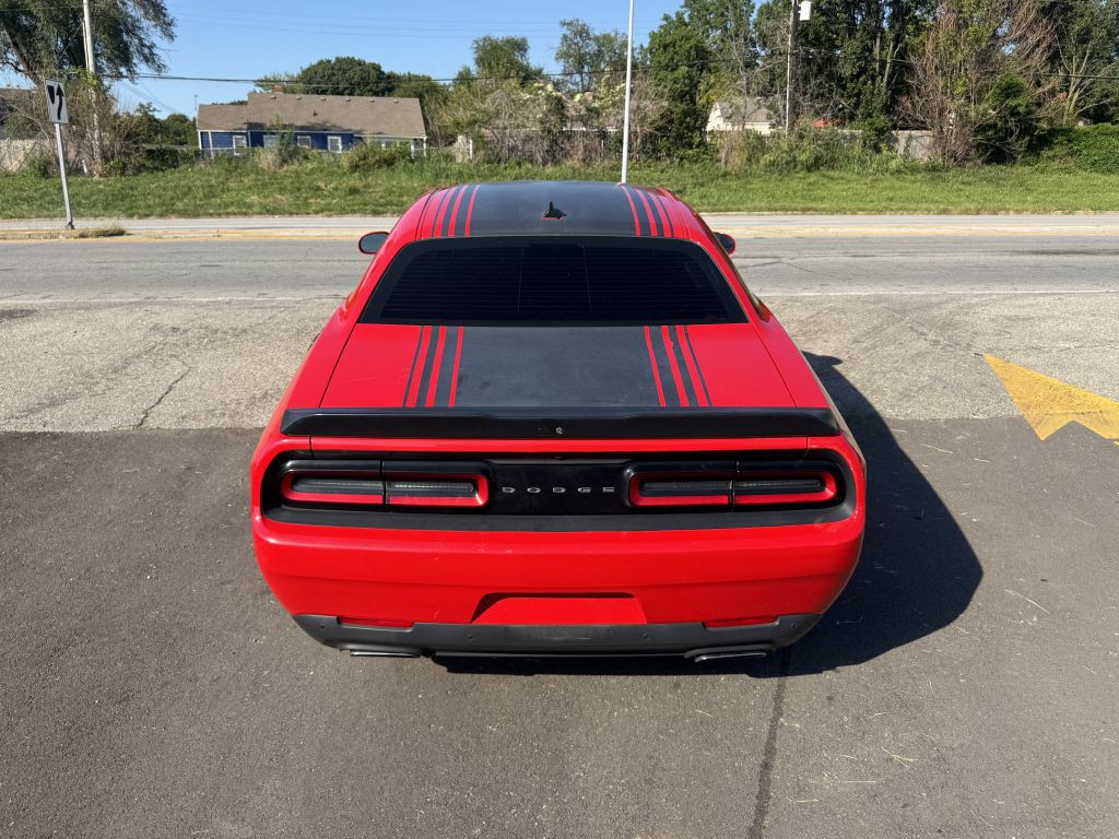 2016 Dodge Challenger Image 12