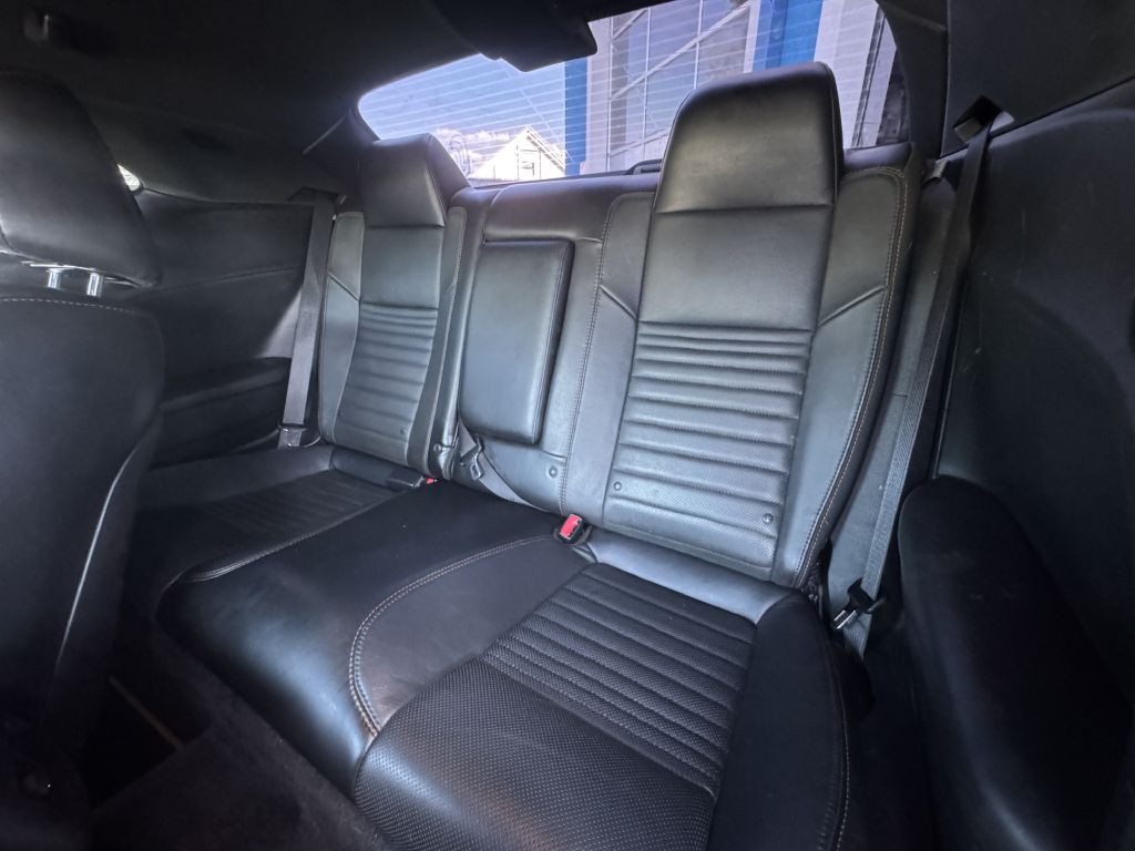 2016 Dodge Challenger Image 25