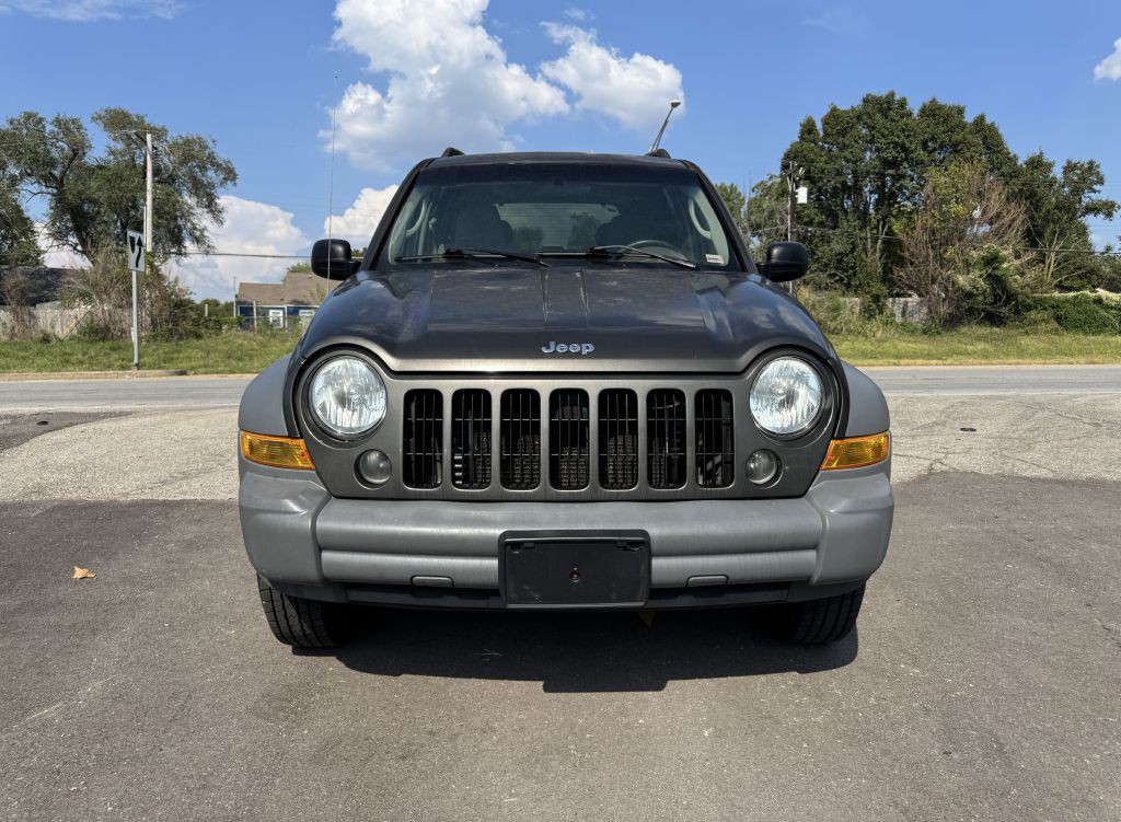 2006 Jeep Liberty Image 2