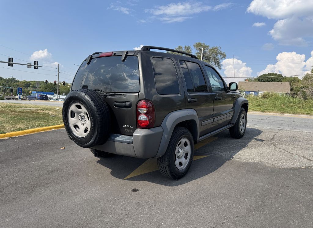 2006 Jeep Liberty Image 8
