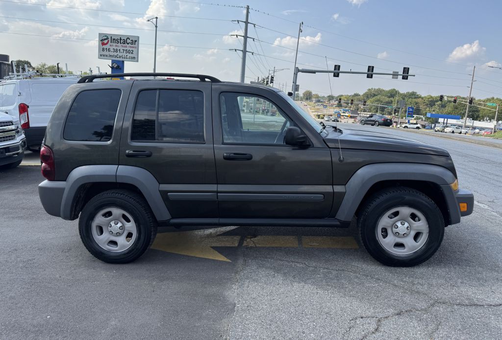 2006 Jeep Liberty Image 10