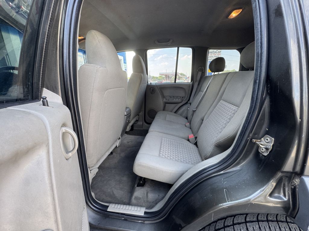 2006 Jeep Liberty Image 13