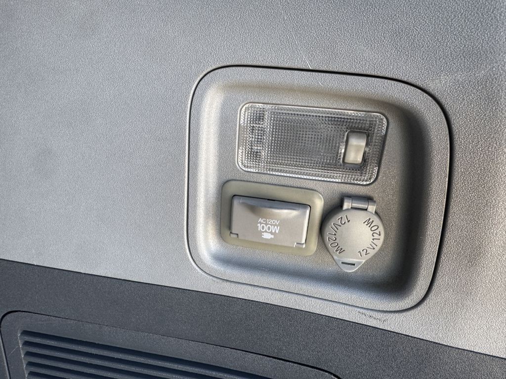 2016 Toyota Sienna Image 24