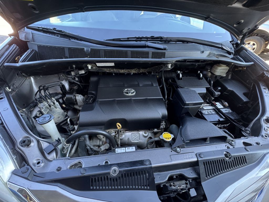 2016 Toyota Sienna Image 32