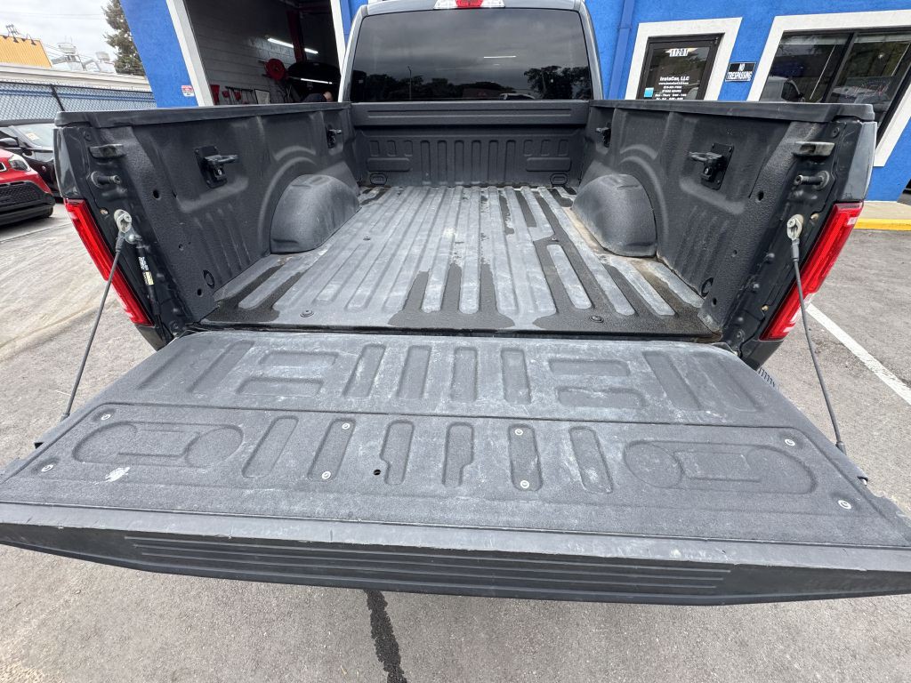 2017 Ford F-150 Image 21