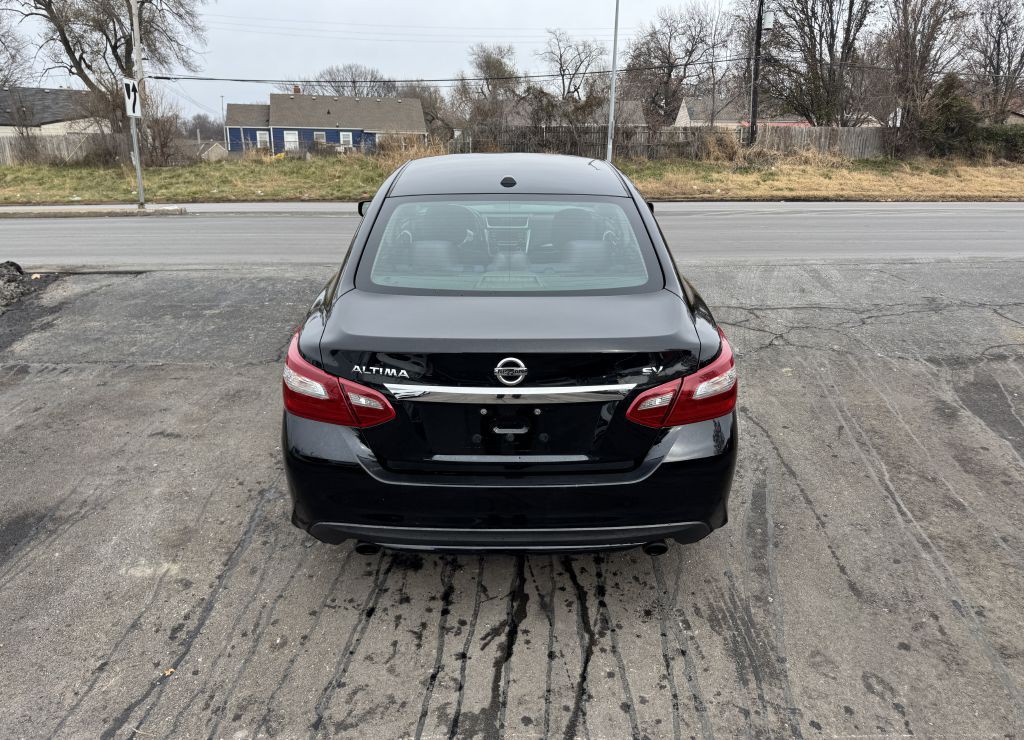 2018 Nissan Altima Image 10