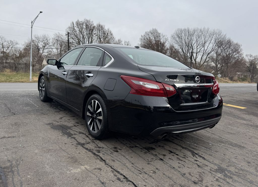 2018 Nissan Altima Image 12