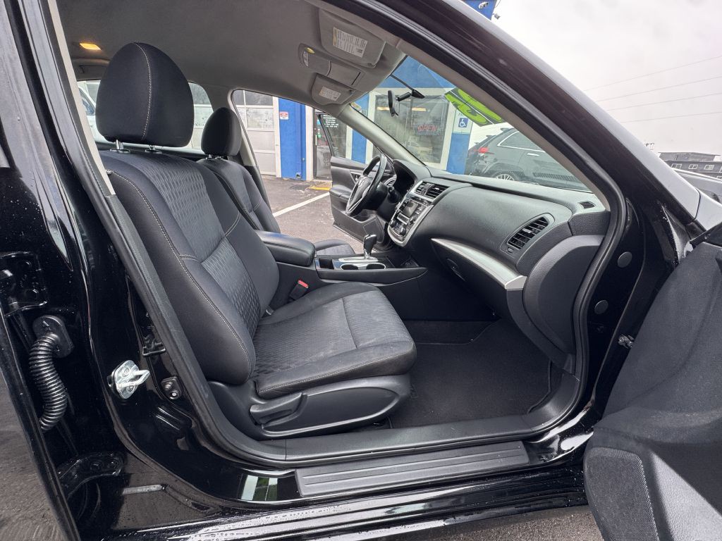 2018 Nissan Altima Image 18