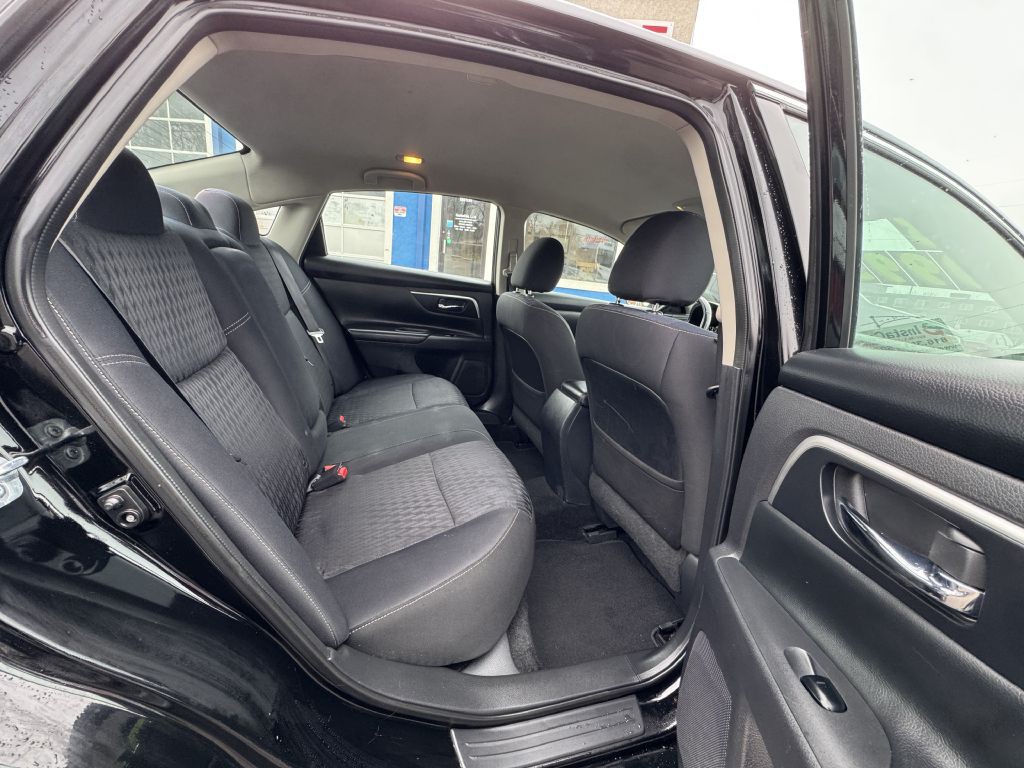 2018 Nissan Altima Image 24