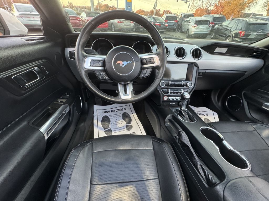 2017 Ford Mustang Image 24