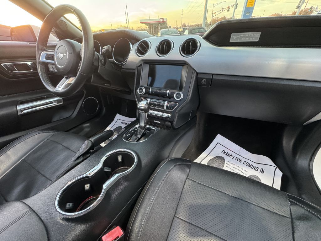 2017 Ford Mustang Image 29